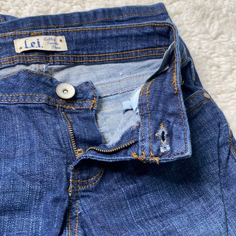 L.E.I. Low Rise Dark Wash Denim Flare Jeans MM4 - Picture 4 of 10